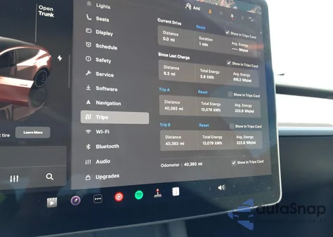 2023 Tesla Model Y Awd/Long Range Dual Motor All-Wheel Drive z USA, uszkodzony, nr VIN 7SAYGDEE9PF880253